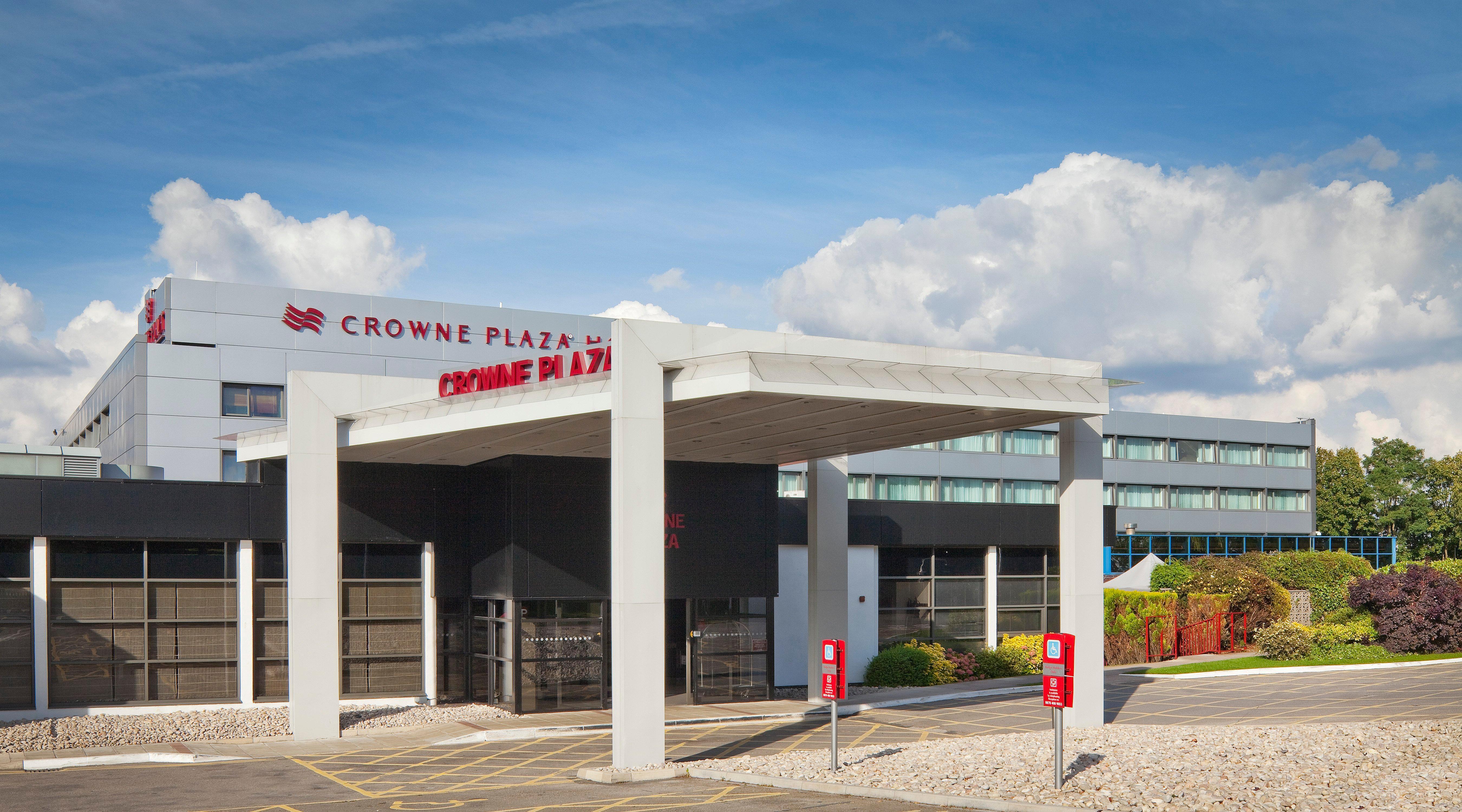Crowne Plaza Manchester Airport, An Ihg Hotel Hale  Bagian luar foto